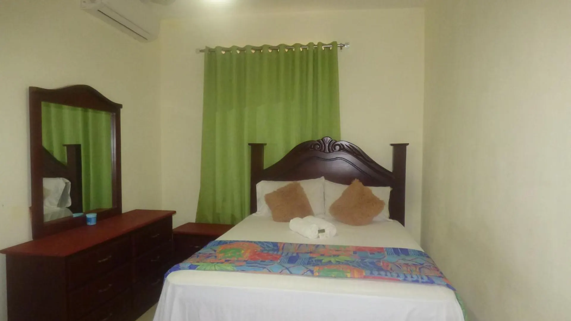 Ostello Hotel Enrique I Gazcue, Bed And Breakfast Santo Domingo
