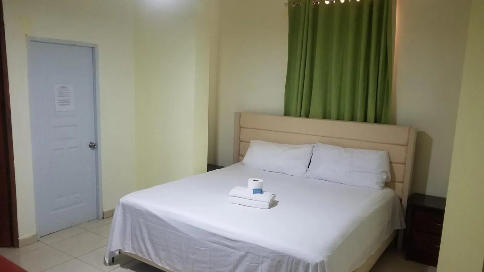 Ostello Hotel Enrique I Gazcue, Bed And Breakfast Santo Domingo